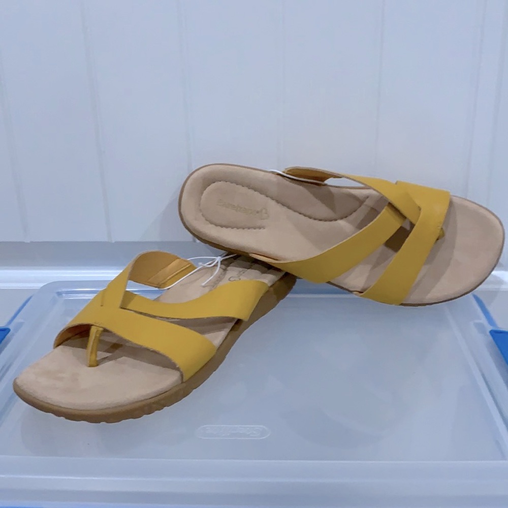 New Baretraps Yellow Flip-Flops